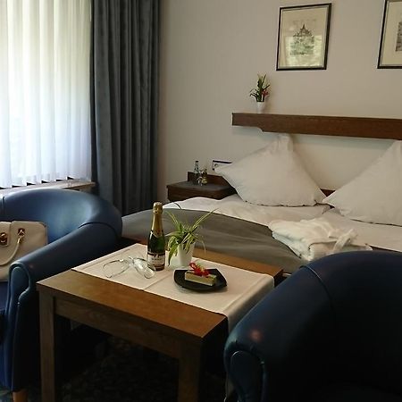Cafe Blaich - Hotel Garni 호펜안데엔즈 외부 사진